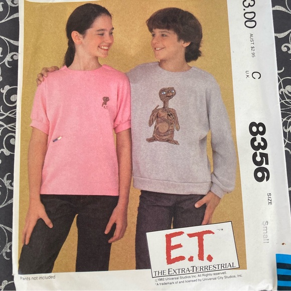 McCall’s 8356 Vintage 80s ET Extraterrestrial Kids Sweatshirt Sewing Pattern 4 6 - Picture 3 of 5